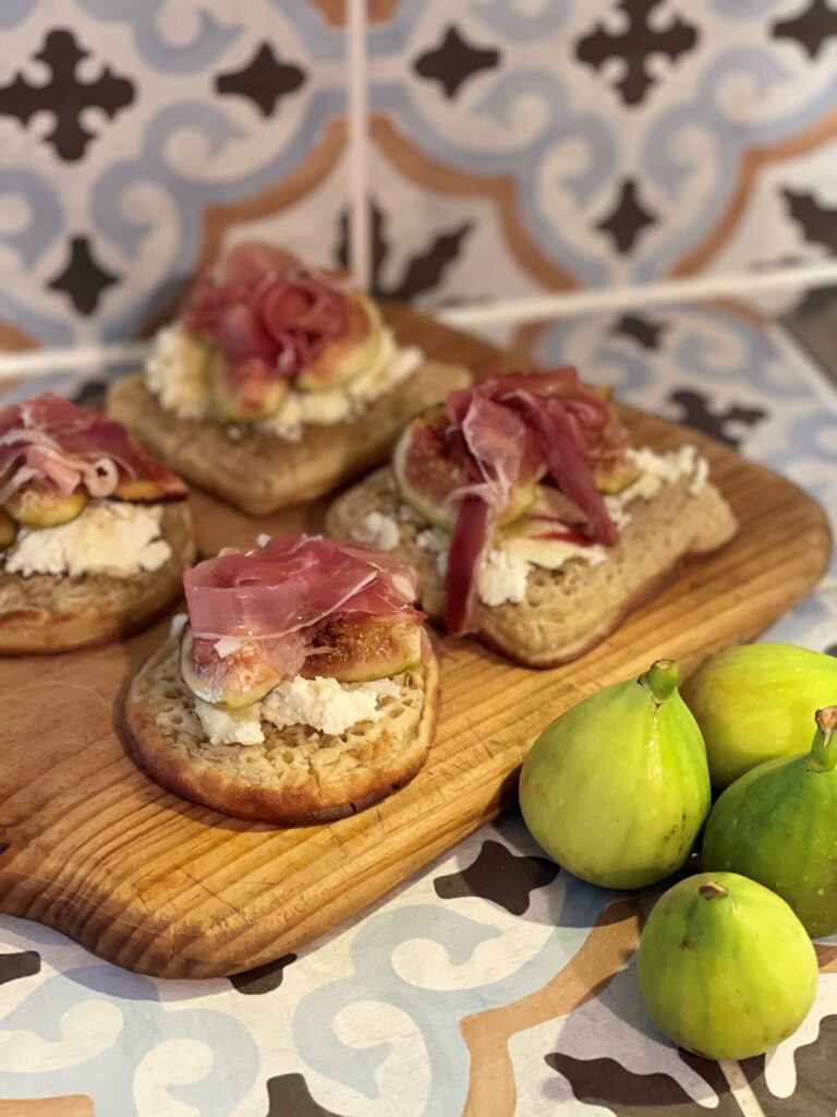 Recipe – Prosciutto, Fig and Ricotta Crumpets